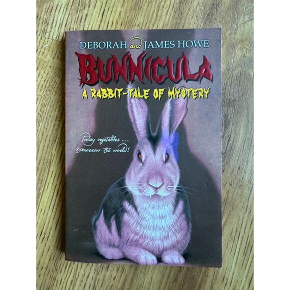 Bunnicula: A Rabbit-Tale of Mystery - Paperback By Deborah Howe - VERY GOOD - Picture 1 of 3
